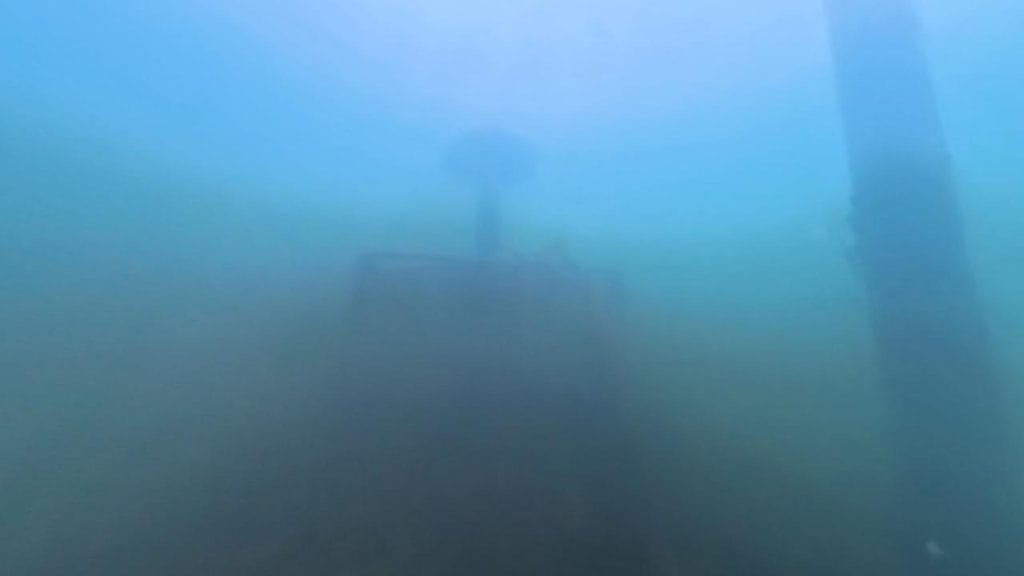 琵琶湖の海津大崎義経浜のバス釣りポイントで鉄塔までの沖10-70ｍで水中撮影した取水塔