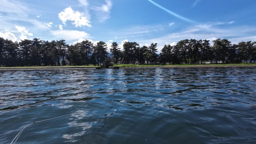 琵琶湖の中庄浜突堤のバス釣りポイントの沖70ｍほどの沖