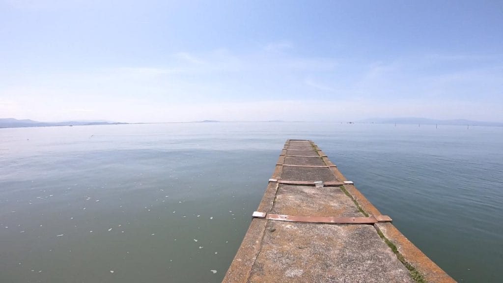 琵琶湖の相撲エリアの突堤周辺のバス釣りポイントの南西