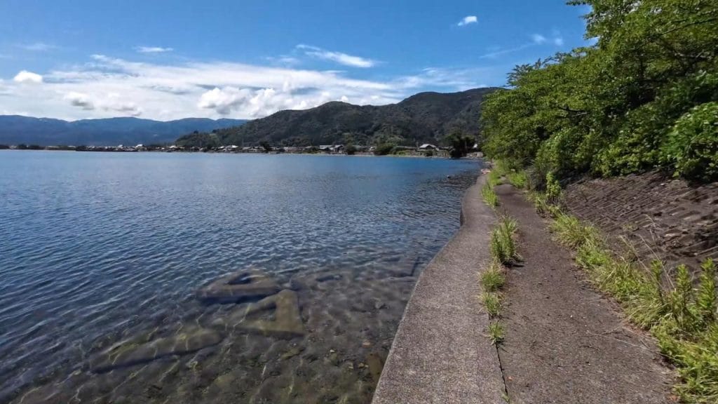 琵琶湖の高島市にある海津ワンドのバス釣りのポイントにある護岸