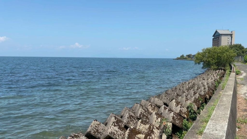 琵琶湖の彦根市にある彦根旧プリンスホテル前周辺のバス釣りのポイント