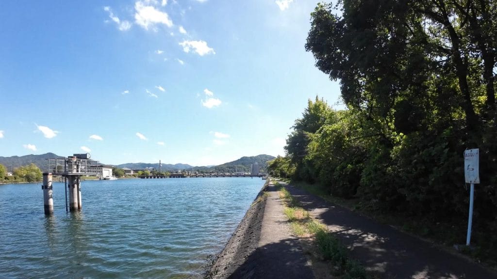 南郷洗堰のバス釣りポイント①－南側を撮影