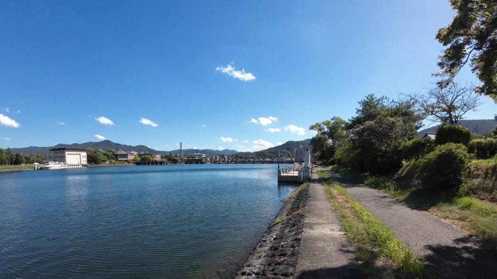 南郷洗堰のバス釣りポイント①の南の南側を撮影